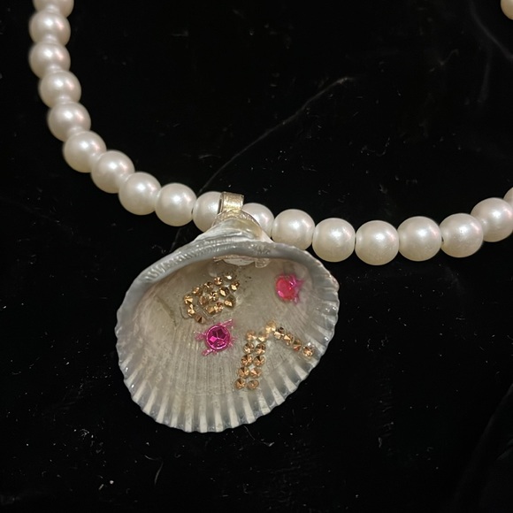 Stretchy Faux Pearls & Real Seashell One if a Kind Handmade Necklace - Picture 10 of 17